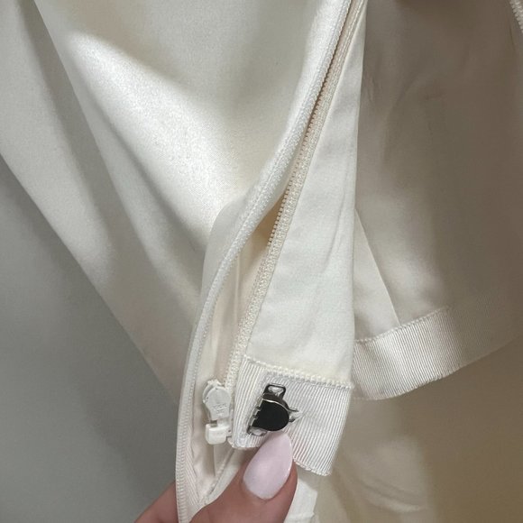 Brandon Maxwell Bridal Collection Silk Off-The-Shoulder Gown Sz 4 - Picture 12 of 15